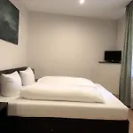 Hotel-pension Victoria 2* برلين