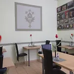 Hotel-pension Victoria فندق برلين