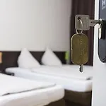 Hotel-pension Victoria فندق برلين