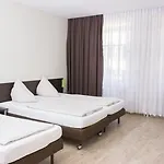 فندق Hotel-pension Victoria برلين