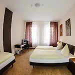 Hotel-pension Victoria 2* برلين
