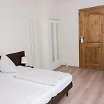 فندق Hotel-pension Victoria برلين