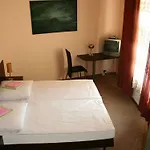 Hotel-pension Victoria 2* برلين